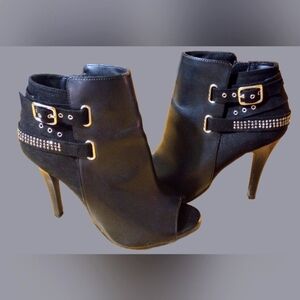 Rock & Republic Open Toe Hanley Boot Heels 🔥 HOT 🔥